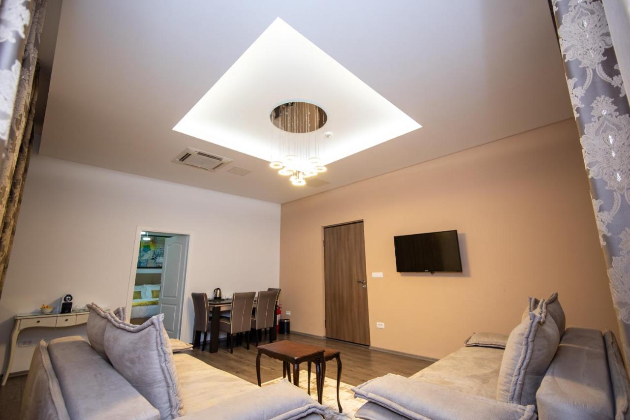 Megapolis Main Street Suites Sarajevo Bagian luar foto